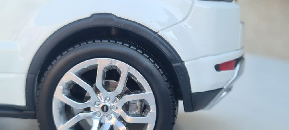 Range Rover Evouk 1:18 GT Autos