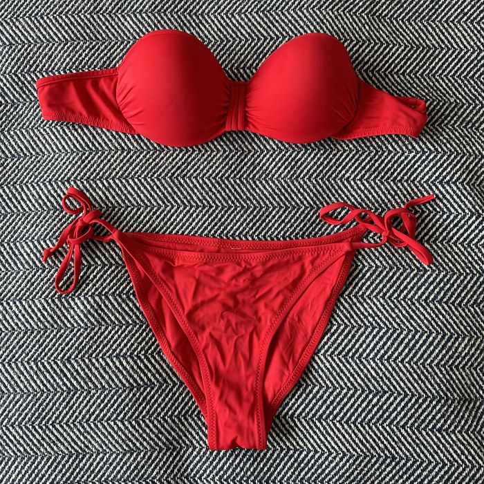 Купальник роздільний червоний з пушапом