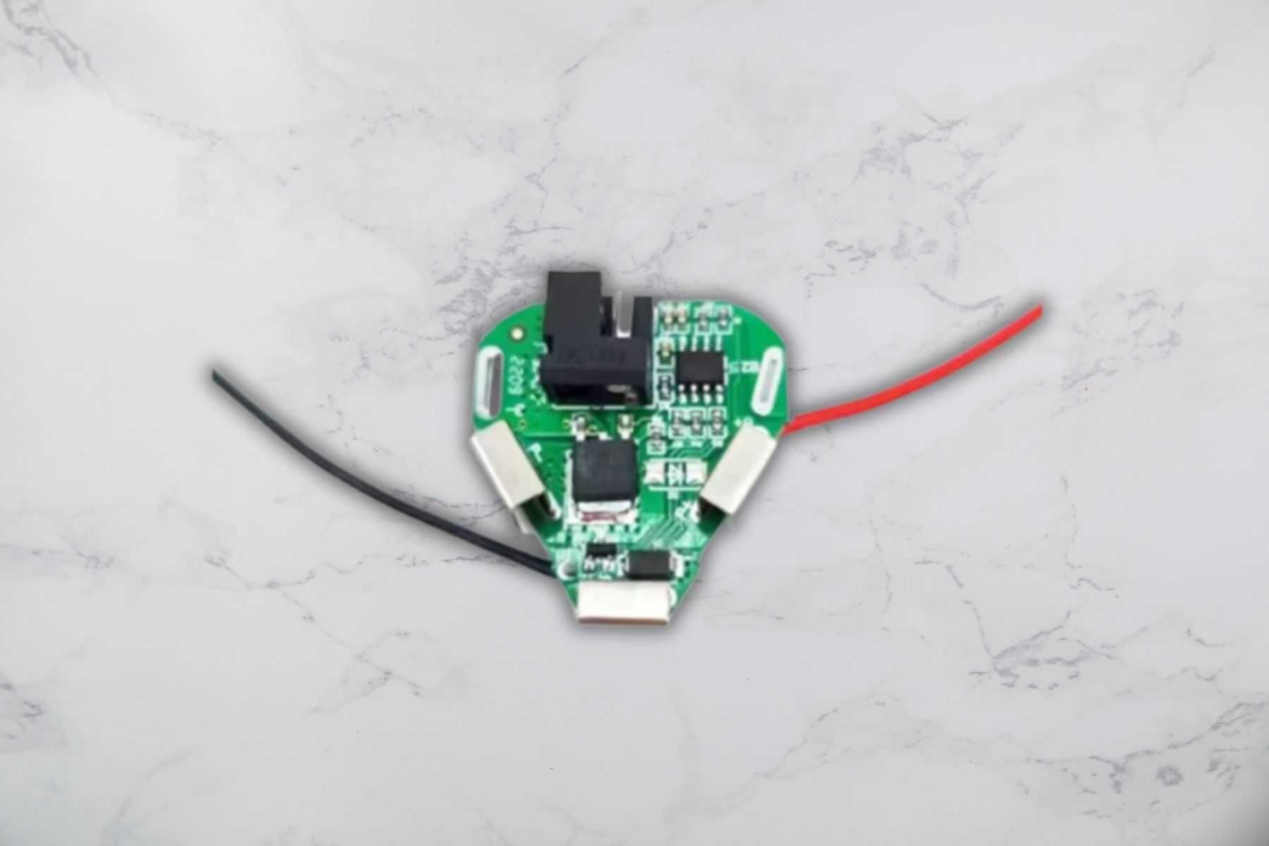Кейс под аккумулятор для шуруповерта 12v с BMS платой 3s 18650