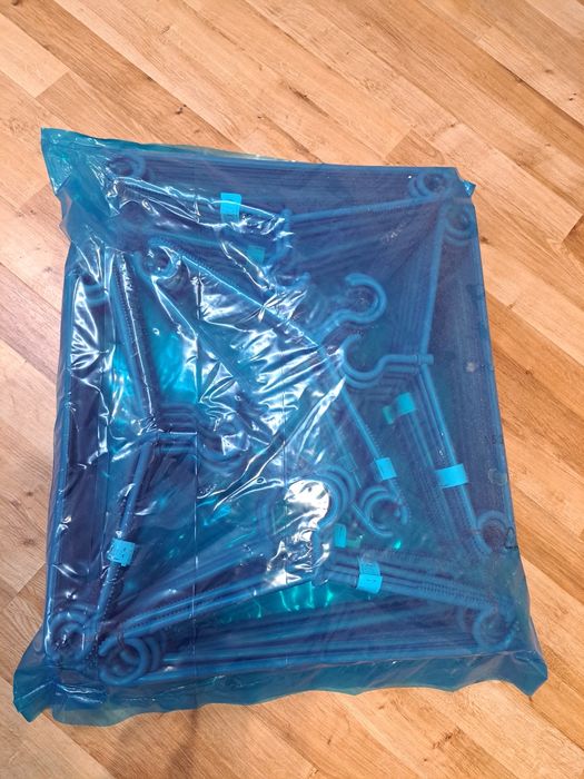 Wieszaki ubraniowe-nowe