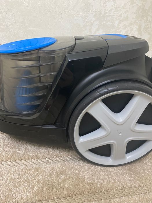 Пилосос Philips продам