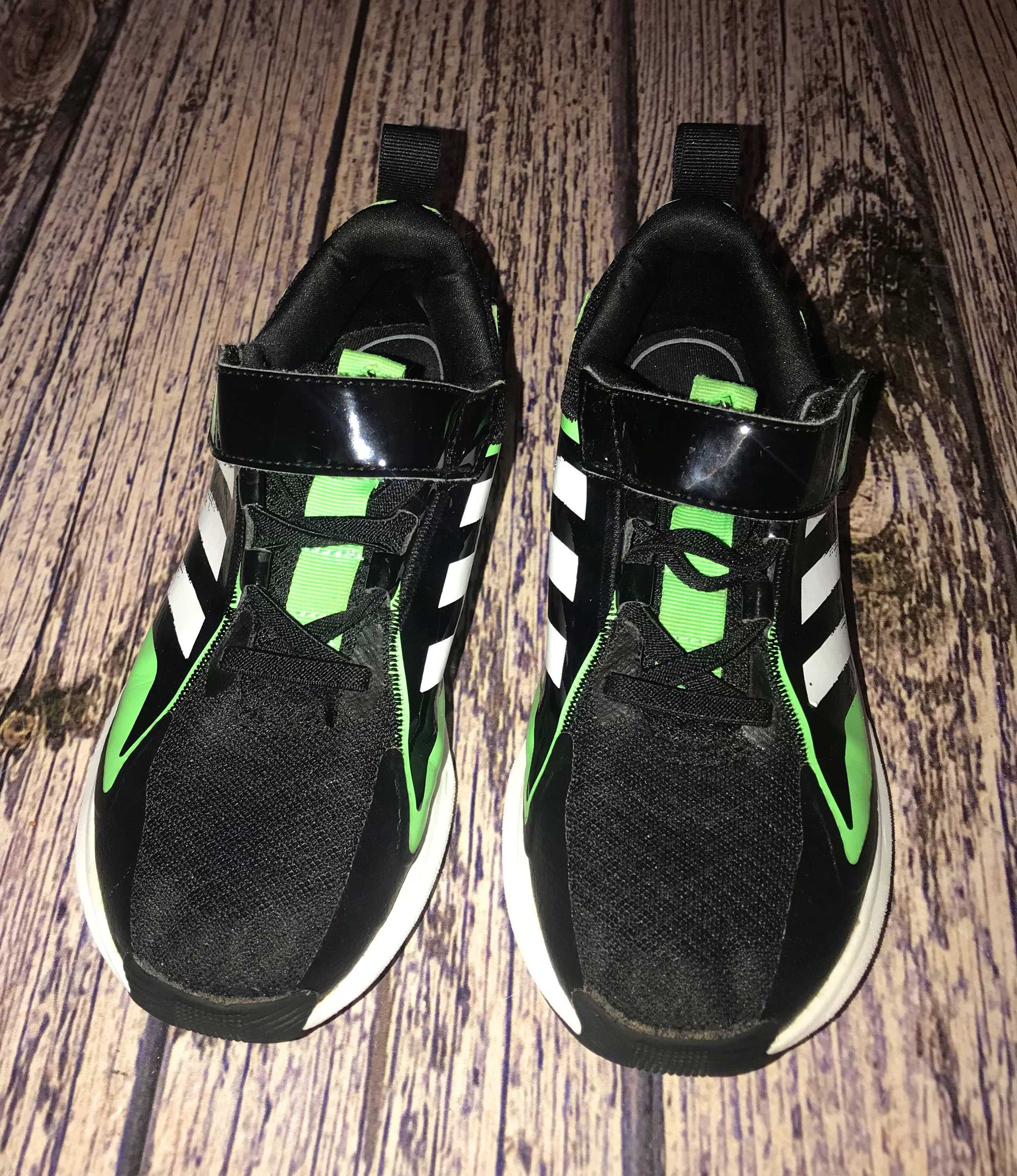 Фирменные кроссовки Adidas для мальчика, размер 33 (21 см)