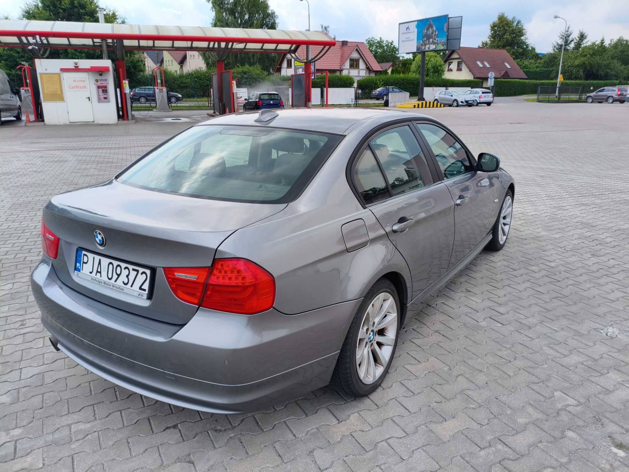 BMW E90 320i Automat keyless go biksenony