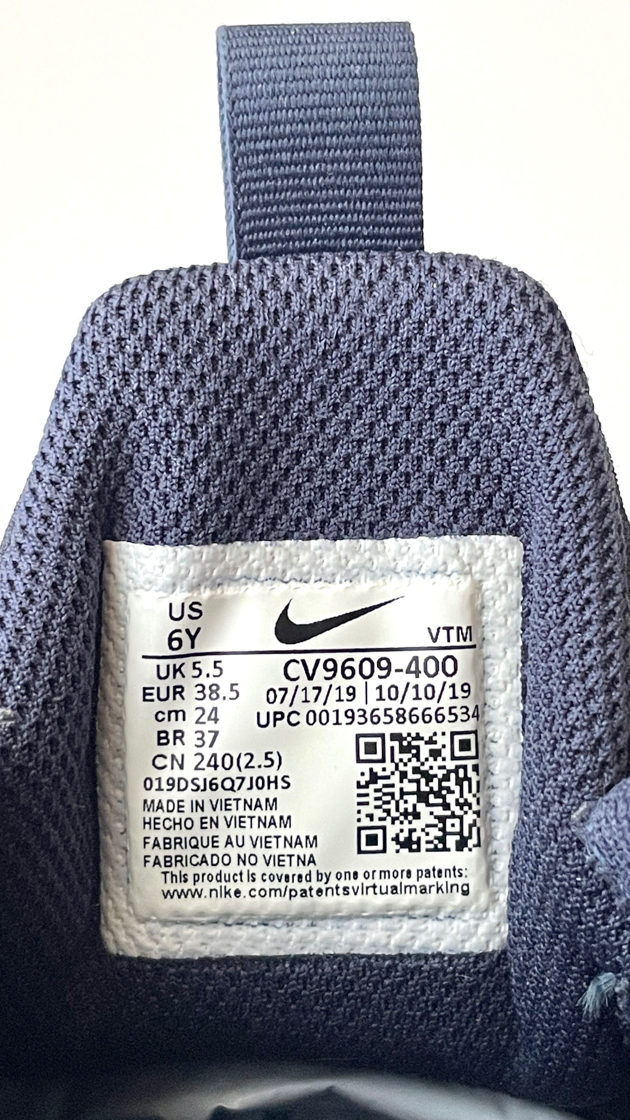 Кросівки Nike Air 270 React. CV9609-400