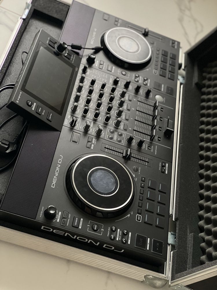 Kontroler Denon SC LIVE 4 + flightcase – Stems z pendrive / standalone
