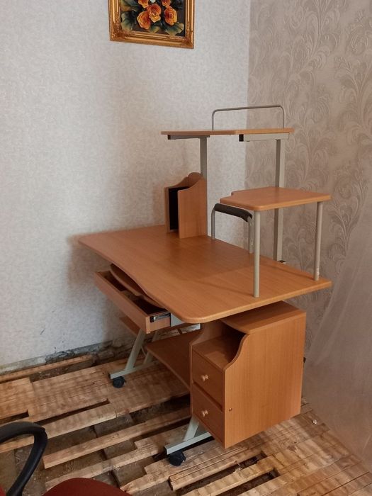 Компьютерный стол