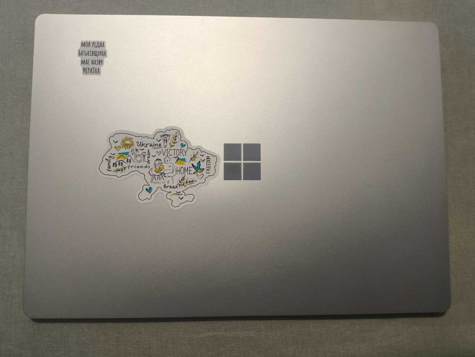 Microsoft Surface Laptop 3 15" Intel i5, 8 RAM, 256 SSD, 2496x1664