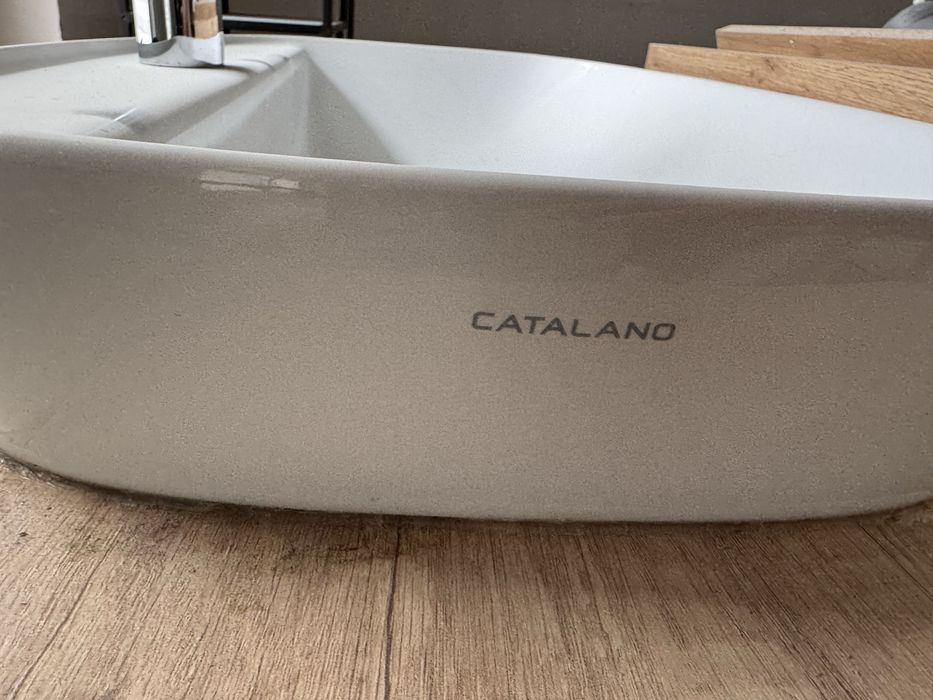 Umywalka Catalano z bateria Kludi oraz szafka