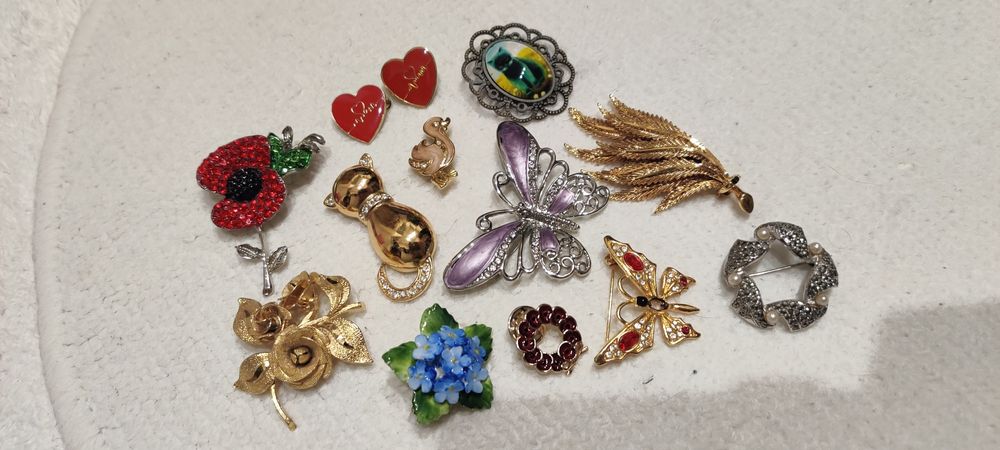 Винтажные броши бижутерия сережки браслеты бижутерия