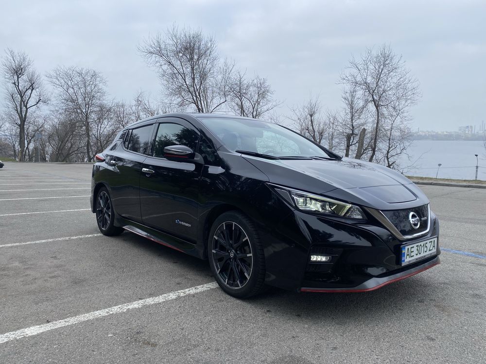 Продам эксклюзивный Nissan Leaf NISMO / 2018 / 40 кВт /