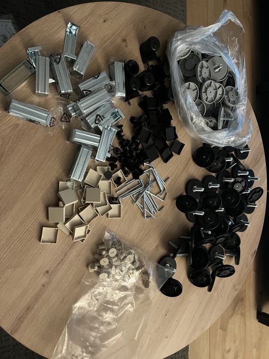 Zestaw wlementow systemu BESTA Ikea