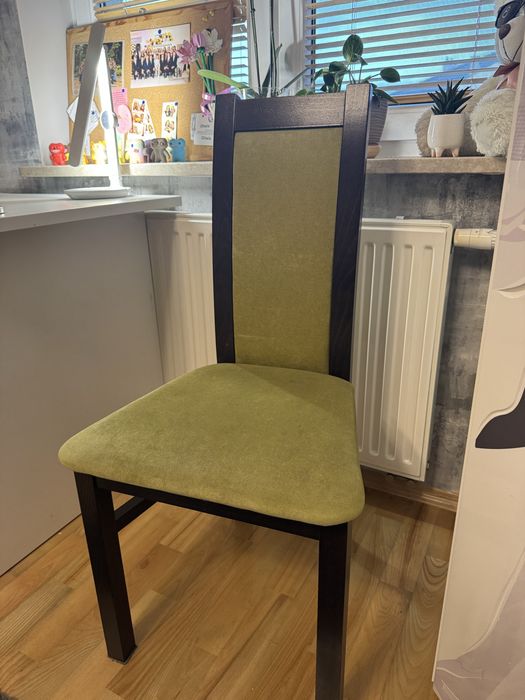 Komplet 12 krzesel z dodatkowym pokrowcem