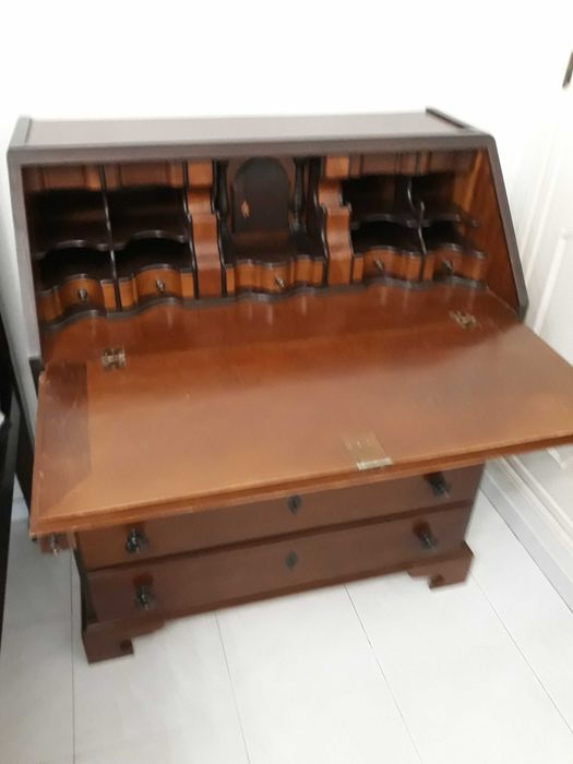 Escrevaninha Cor de Cereja