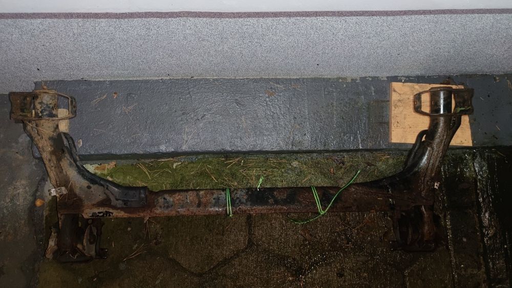 Tylna belka VW Golf 3 HB oraz 3/4 Cabrio/ Vento