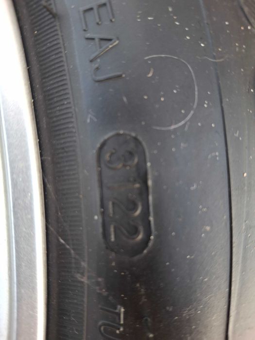 Komplet frlgi i opony zimowe roz.: 205/60 R16 na felgach aluminiowych