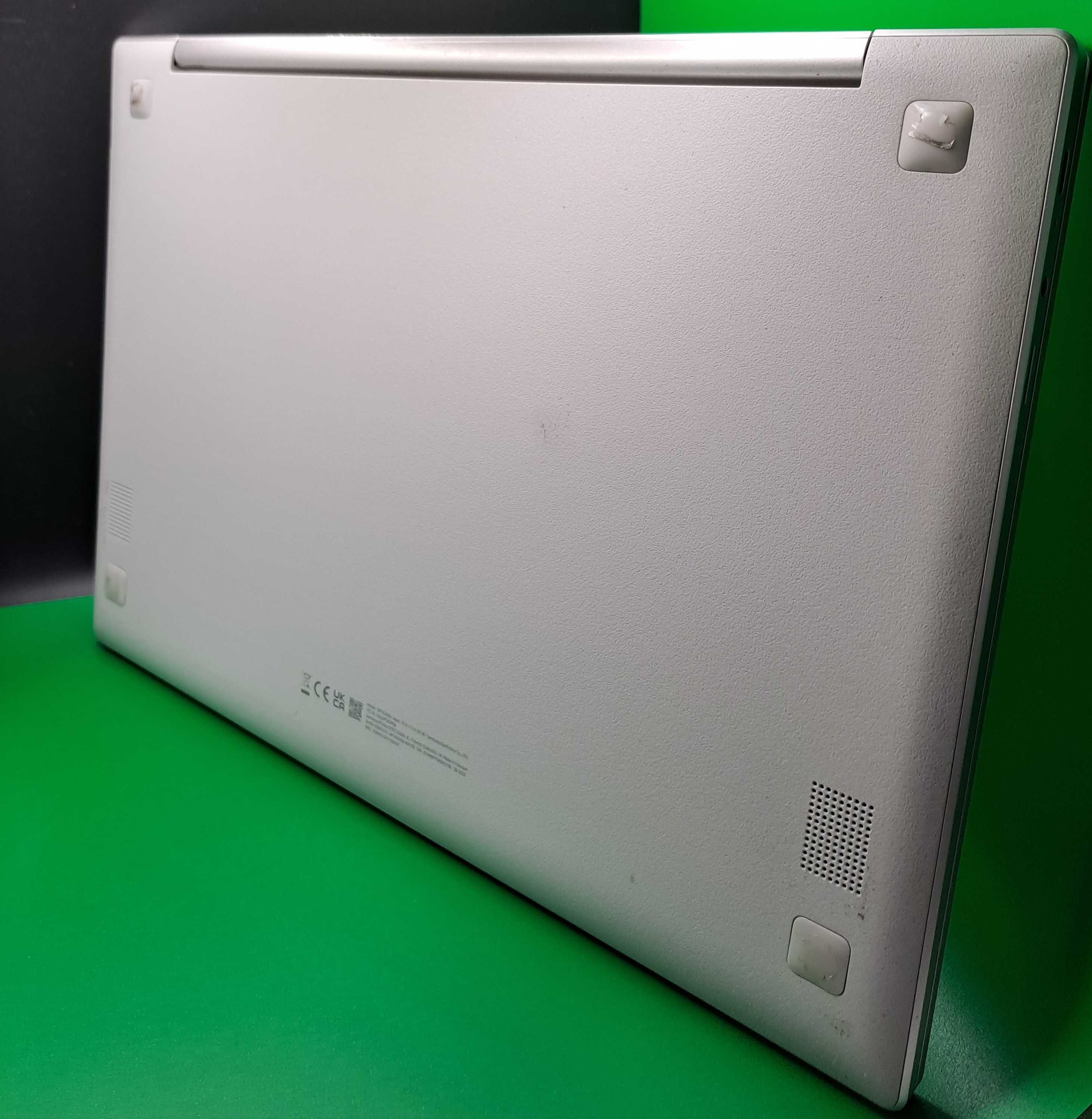 Laptop SAMSUNG Galaxy Book 2 Go / Snapdragon 7c+ Gen 3 / 4 GB RAM