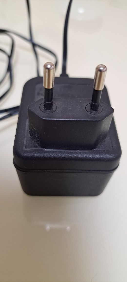 Блок живлення універсальний  9V