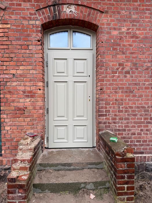 Drzwi zewnętrzne dębowe