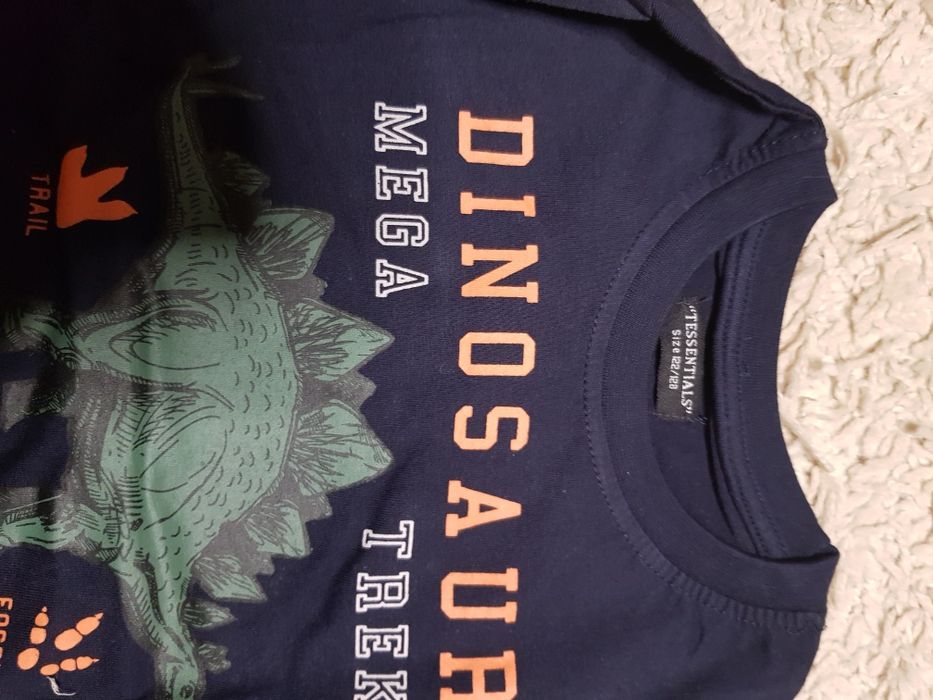 Pizamka dla chłopca z dinosaurami rozmiar 122/128 Nowa