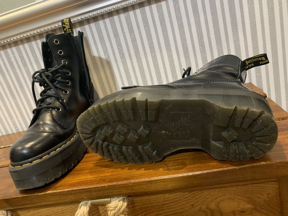 Dr. Martens Jadon