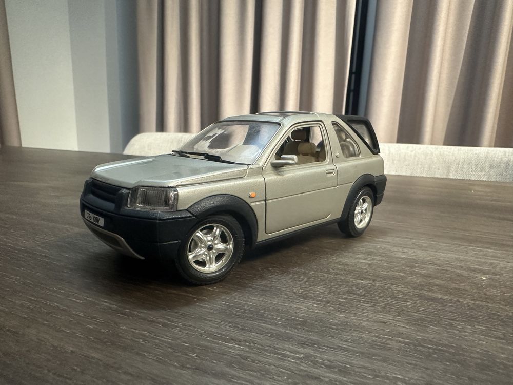 Land rover Freelander 1:24 Bburago