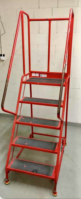 Drabina Platformowa na Kółkach