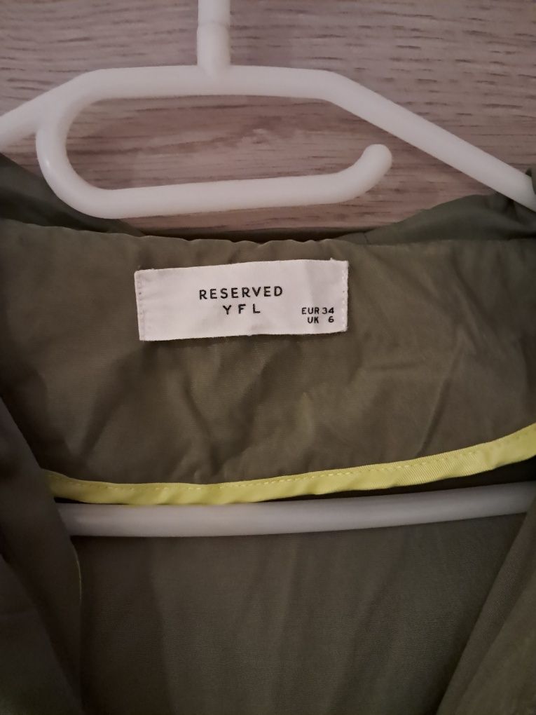 Bawełniana kurtka parka Reserved