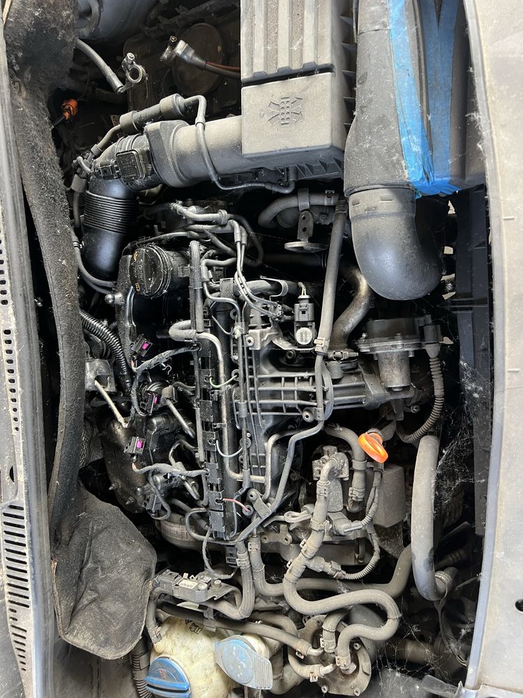 Volkswagen Caddy 2012 silnik 1,6 diesel automat maska drzwi caroseria