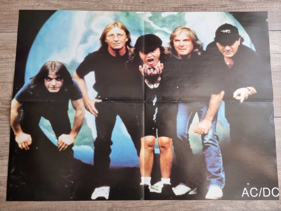 Metal Hammer 12/2000 - The Offspring, Plakaty: AC/DC i Napalm Death