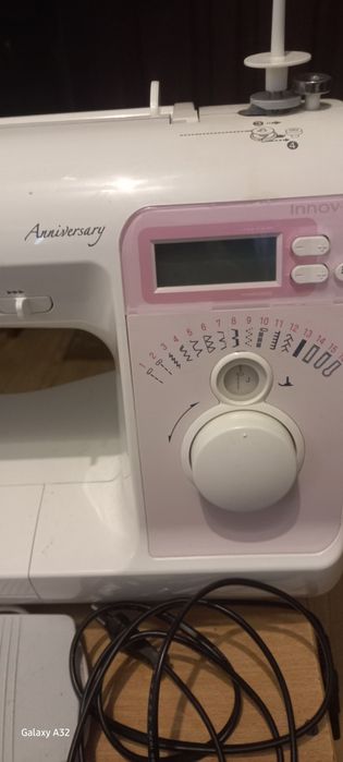 Продам швейную машинку