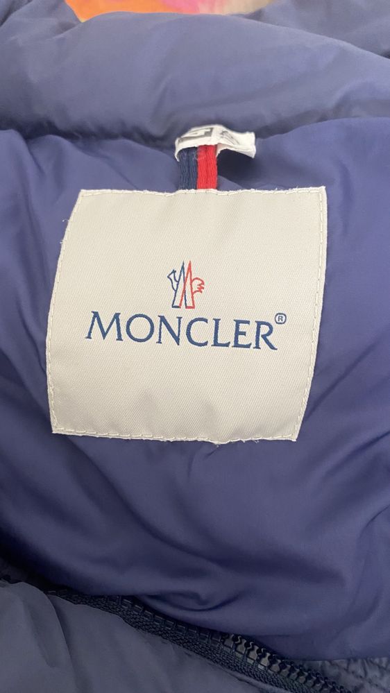 Пуховик MONCLER оригинал .