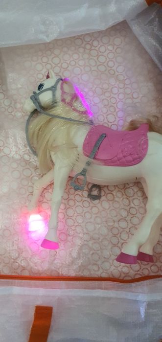 Cavalo barbie como novo