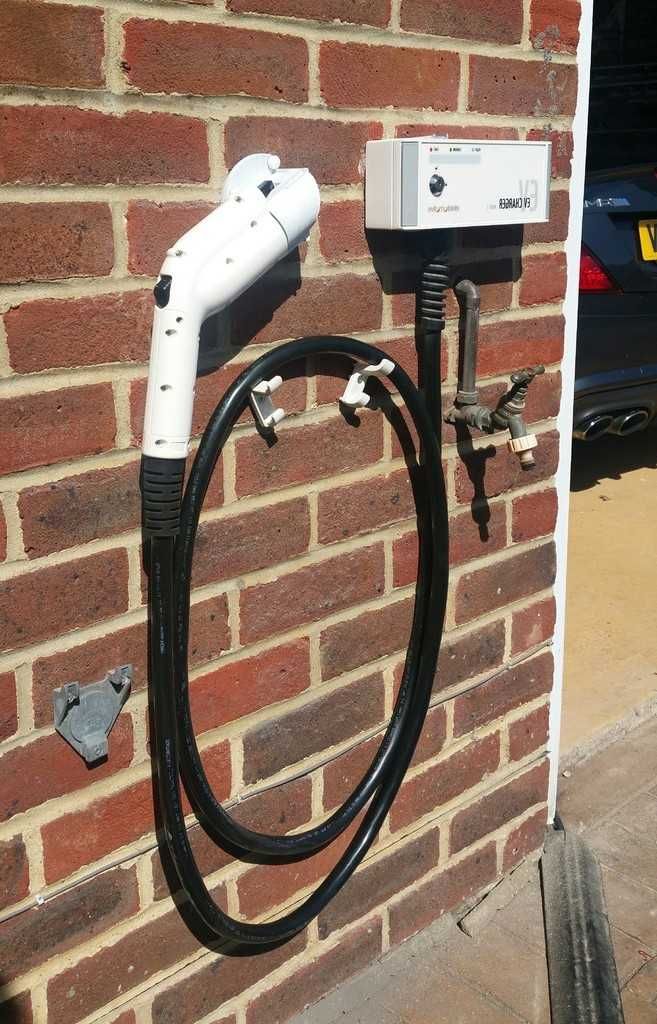 Держатель Боковой зарядного Leaf Volt Tesla. GBT Tipe 1 Type 2 - J1772