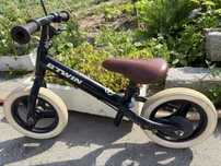 Bicicleta de equilibrio com travão a trás