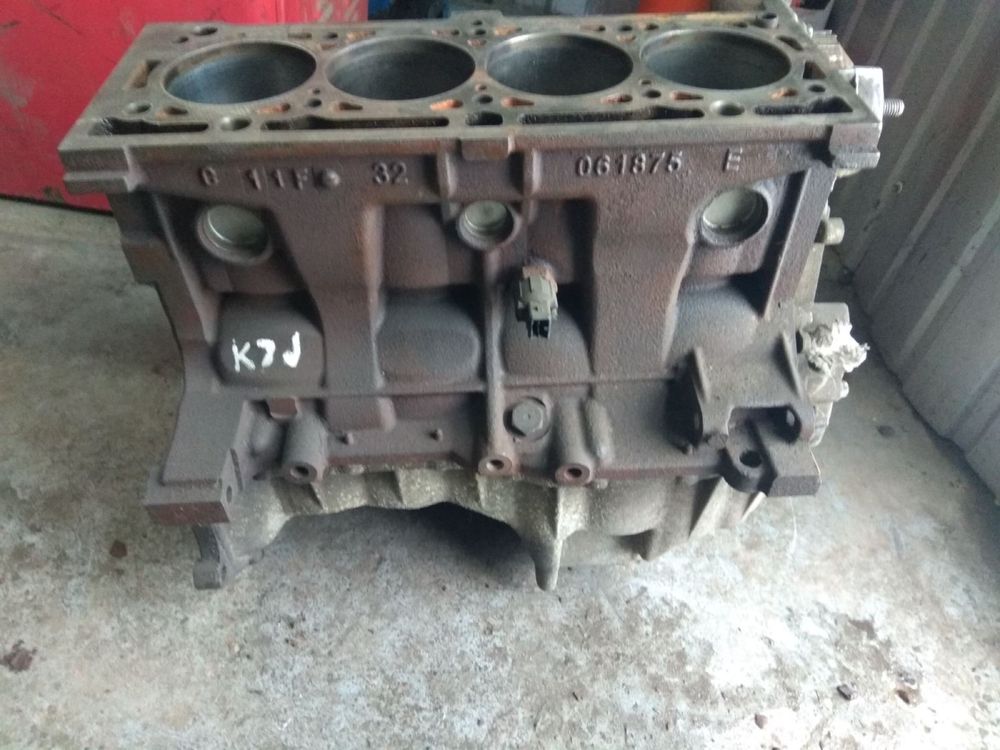 Блок двигателя в сборе Renault Megane(ll) 2003-2009 1.6 16V 061875