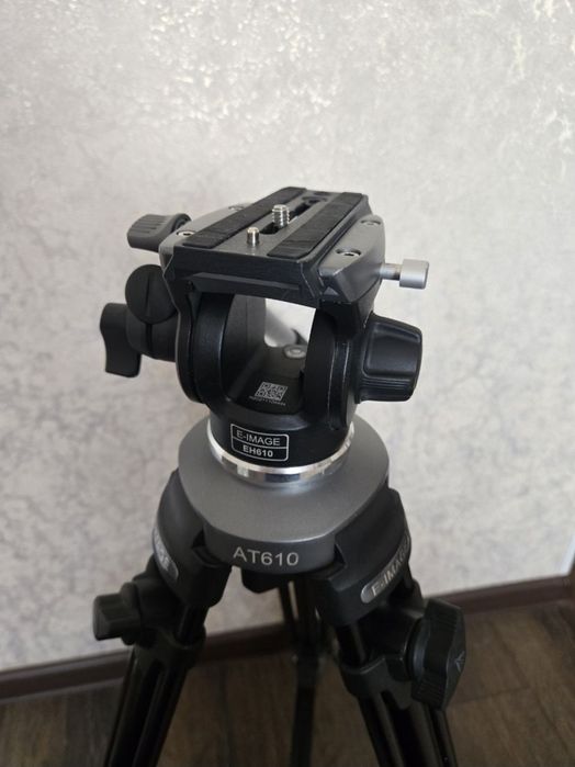 Штатив E-Image EK610 (тринога АТ610 + видеоголовка ЕН610)