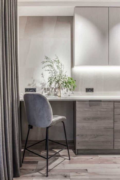 Генератор . Антановича . Центр. Печерськ . Палац Україна