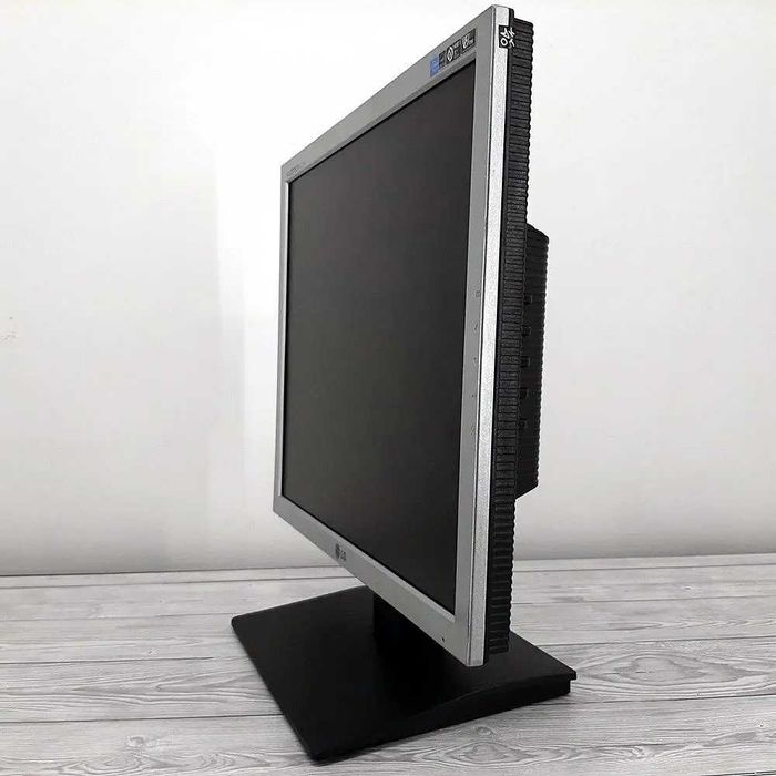 Монитор 17'' LG1719S-SF