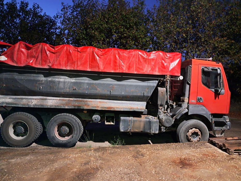 Camiao basculante Renault