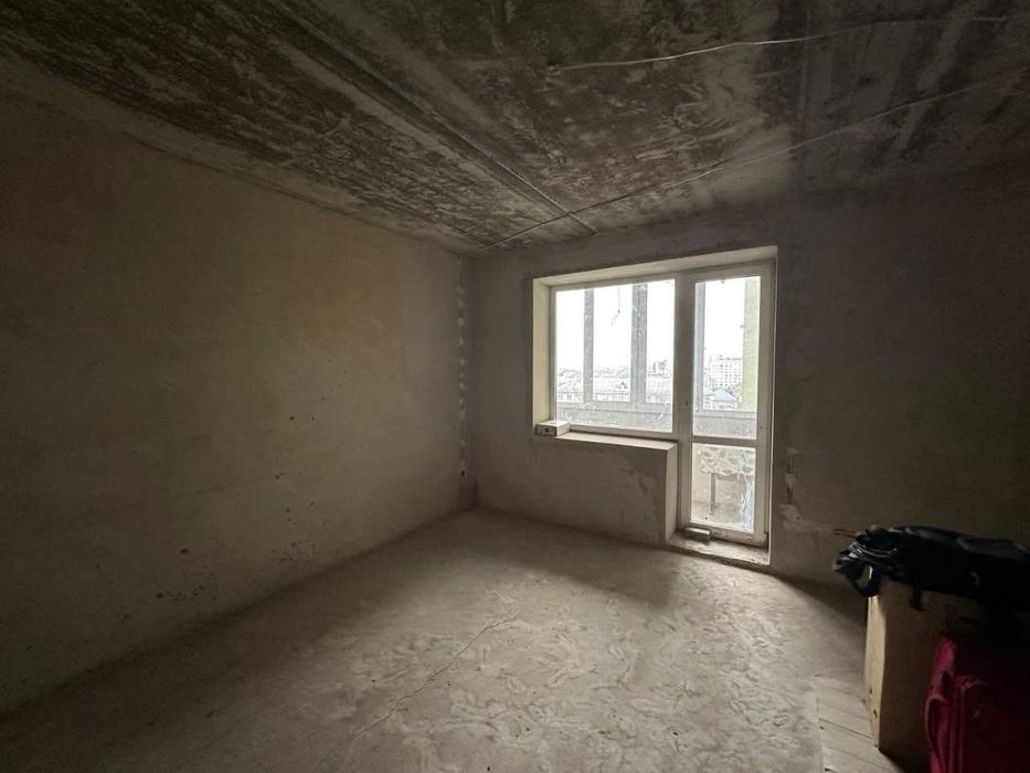 Центр! Здана квартира, 74.5 м2 на 7 поверсі , сирець.