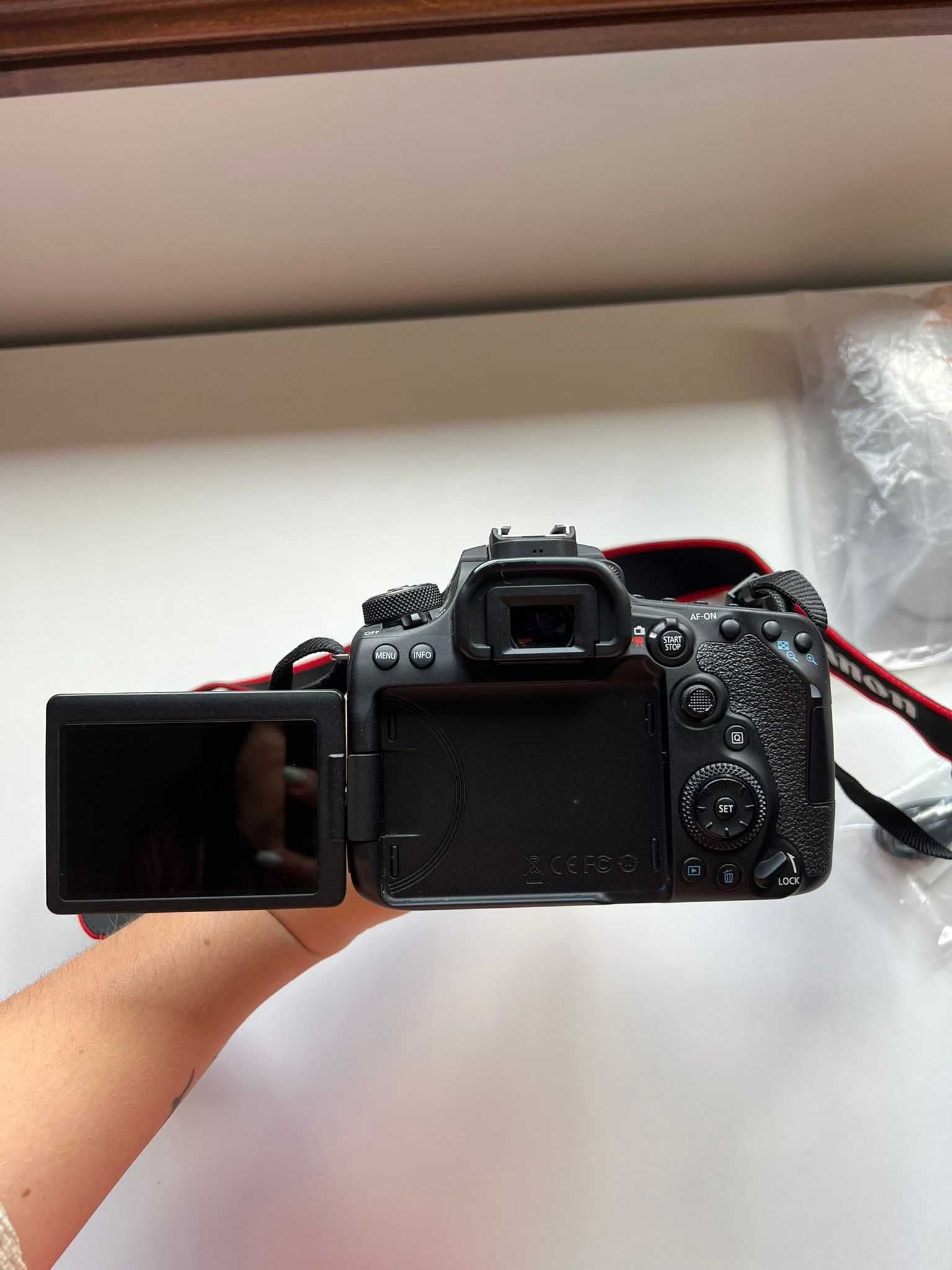 Canon EOS 90D + Lente 18-55mm IS ST | Excelente Estado