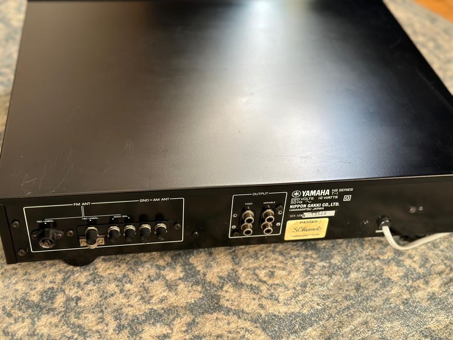 Tuner radiowy YAMAHA T1