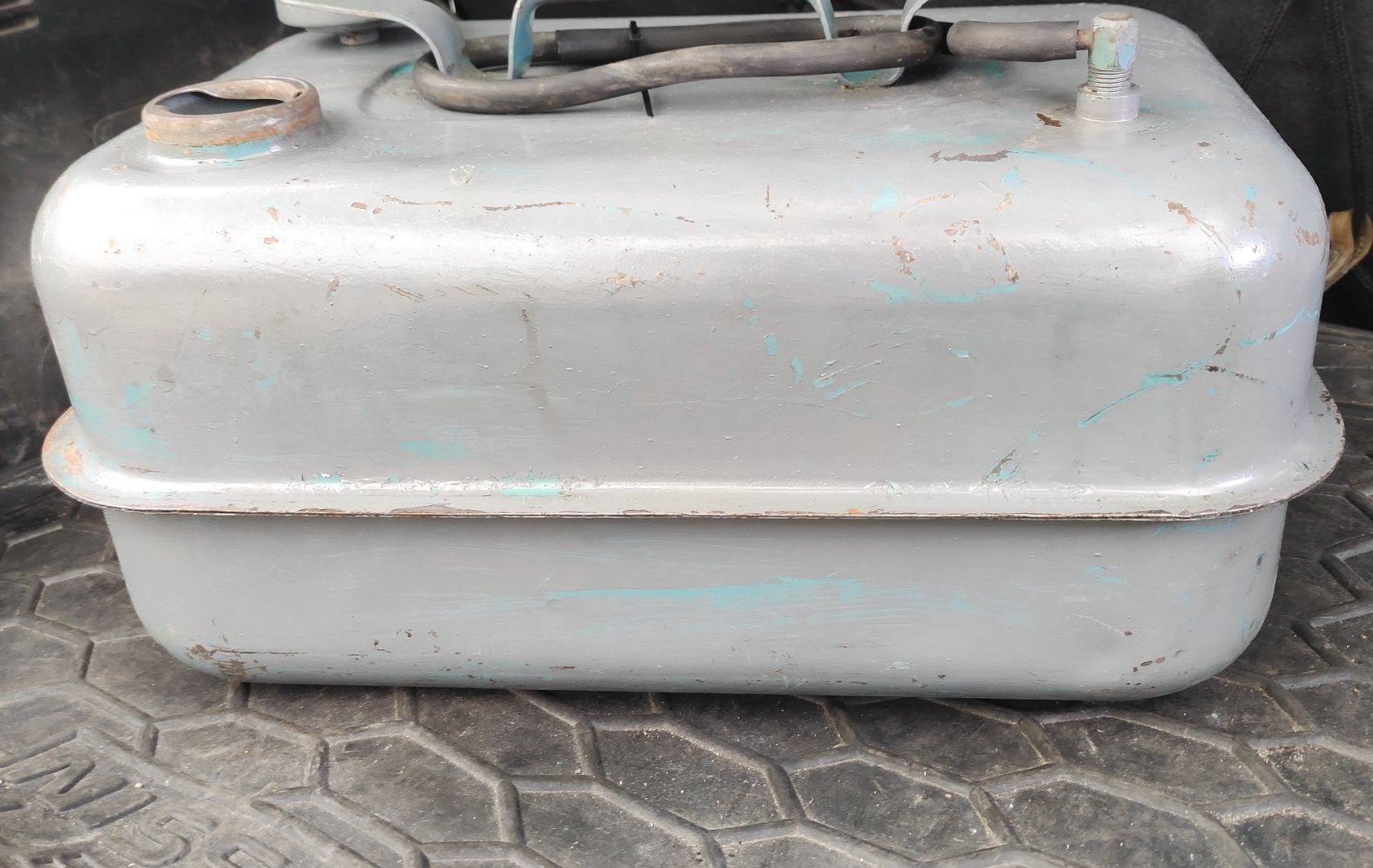 Продам каністру , бак  об'ємом 20л
