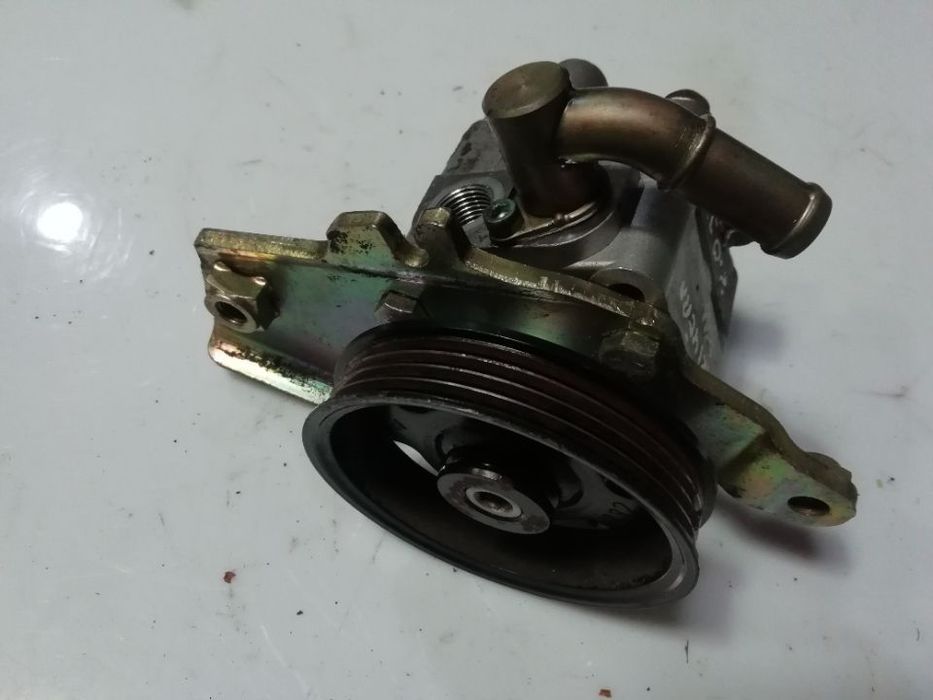 Bomba direcao assistida - Nissan Primera P11 2.0i ( 2000 )