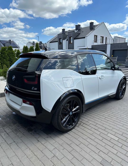 BMW i3      2022