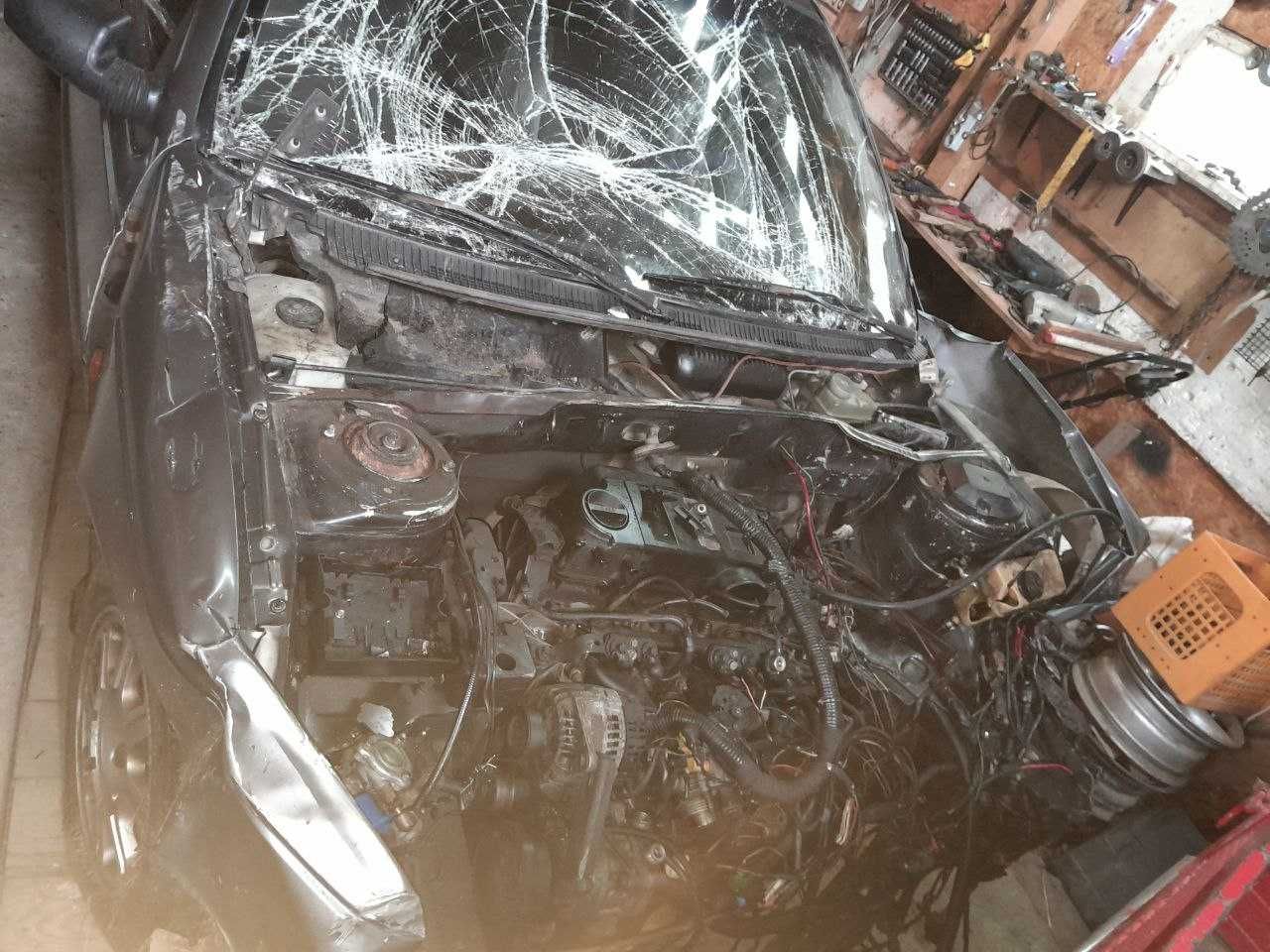 Автомобіль Пежо 405 1992 року