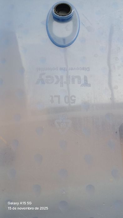 Vendo Banheira de bebé azul com cifão de água