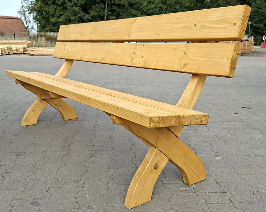 Nowe meble ogrodowe, stół i ławki z drewna o długości 200 cm