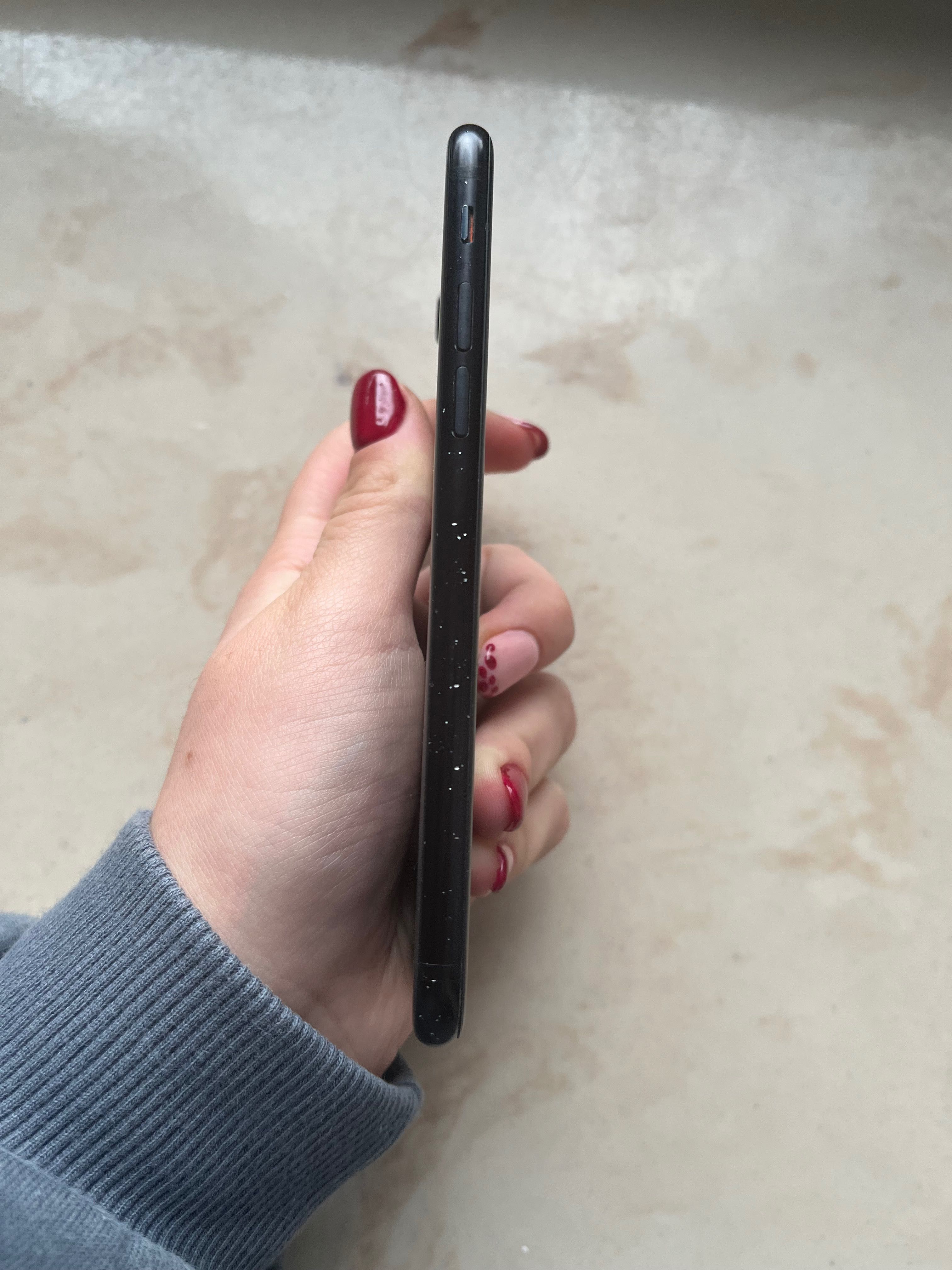 iPhone SE rocznik 2020