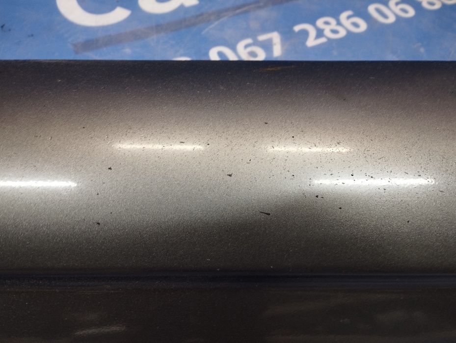 Накладка дверей правих Volkswagen Touareg FL Модлинг двери Туарег ФЛ